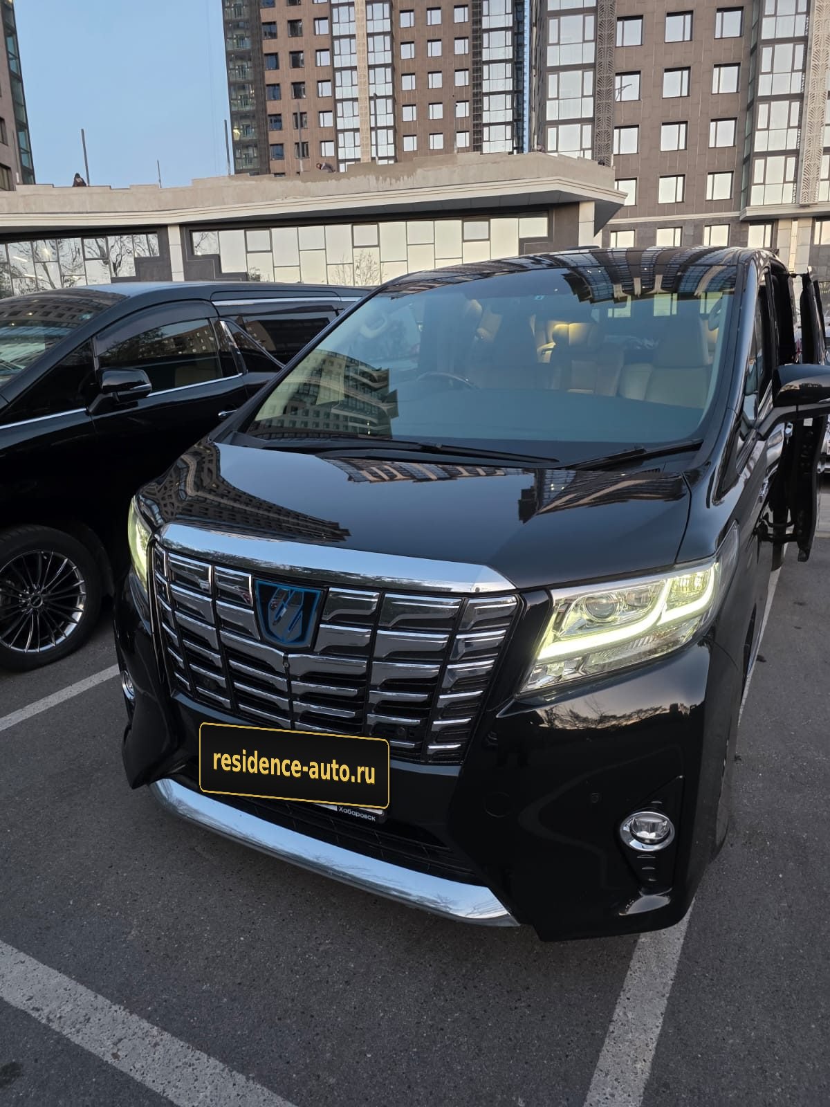 Toyota Alphard — фото 28