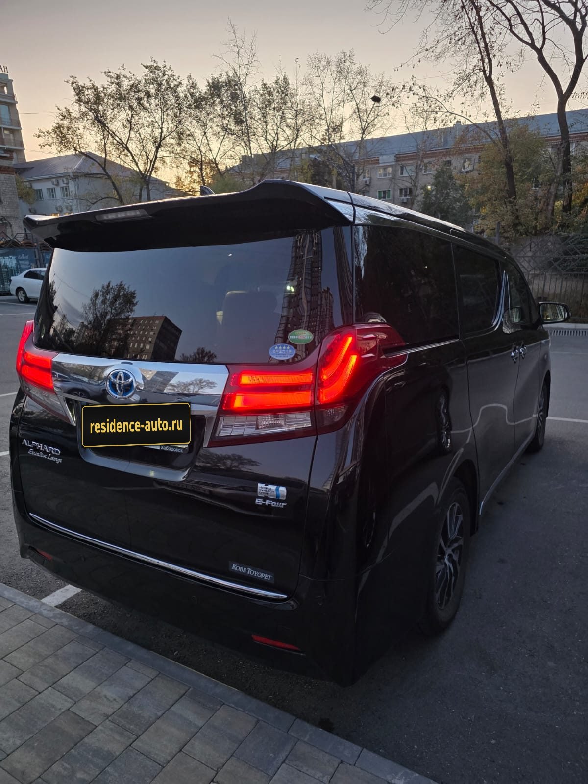 Toyota Alphard — фото 29