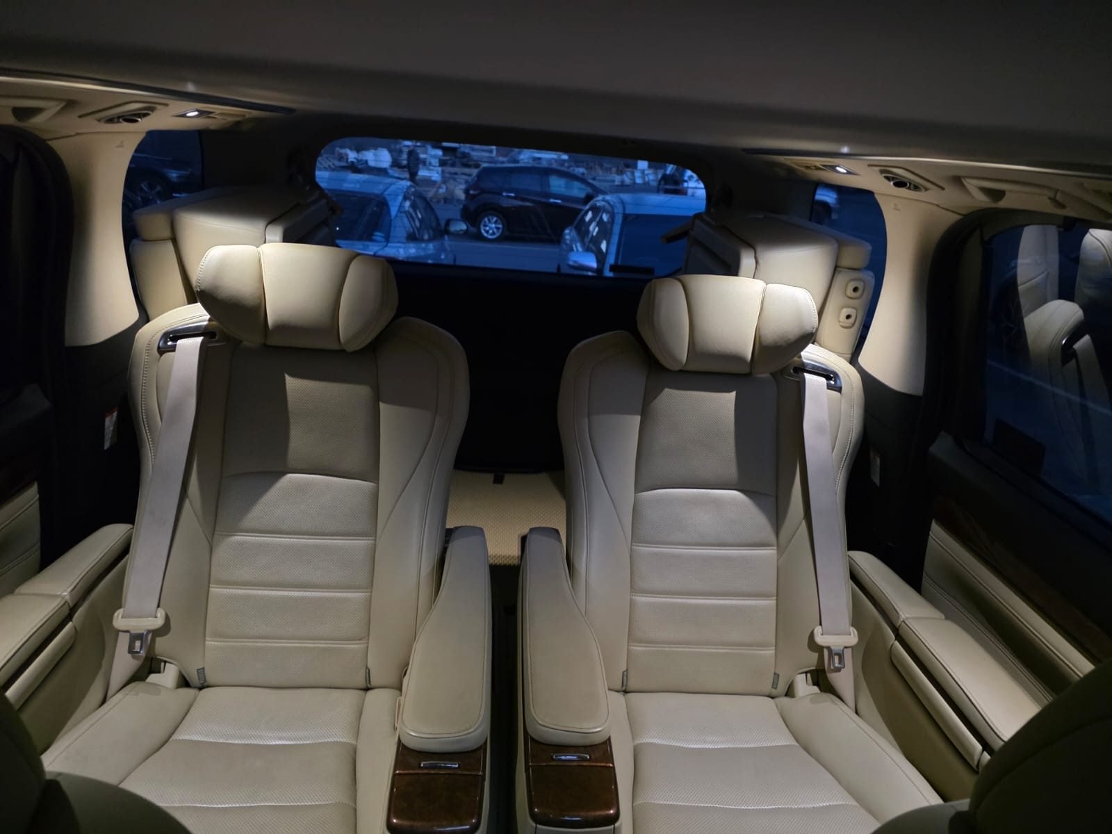 Toyota Alphard — фото 31