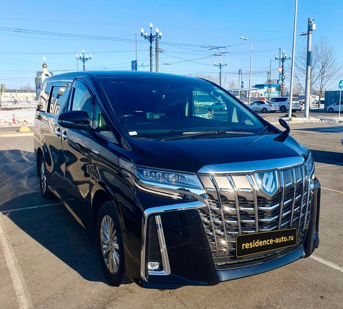 Toyota Alphard — фото 35