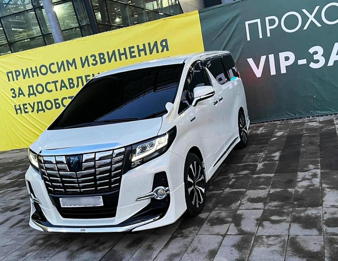 Toyota Alphard — фото 40