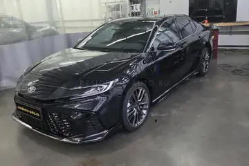 Toyota Camry 2025 — фото 1