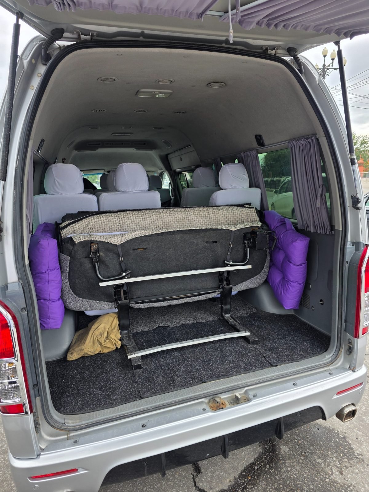 Toyota Hiace — фото 11