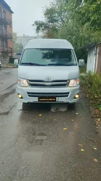 Toyota Hiace — фото 13