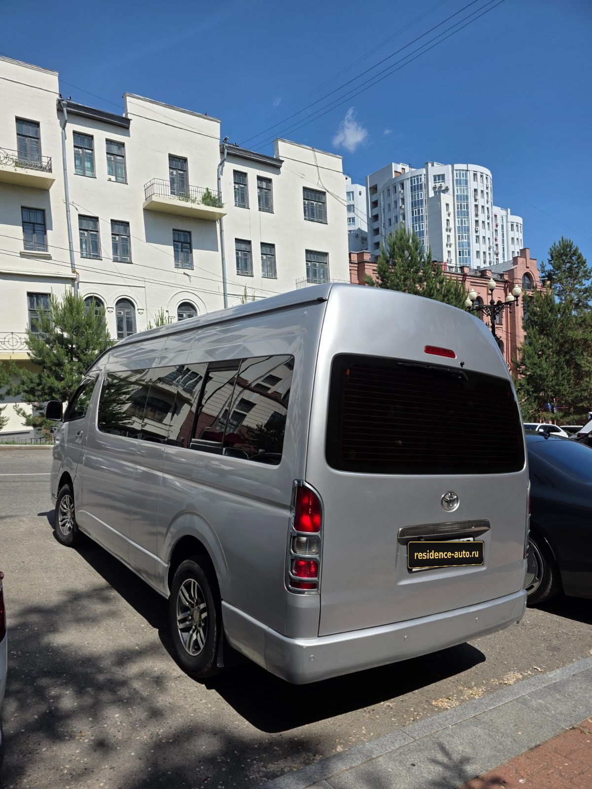 Toyota Hiace — фото 15