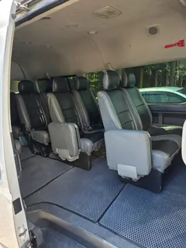Toyota Hiace — фото 16
