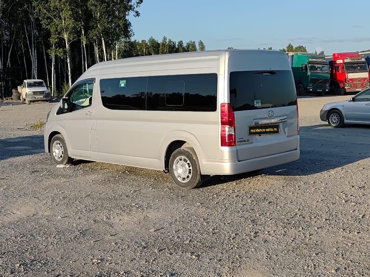 Toyota Hiace — фото 5