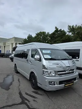 Toyota Hiace — фото 8