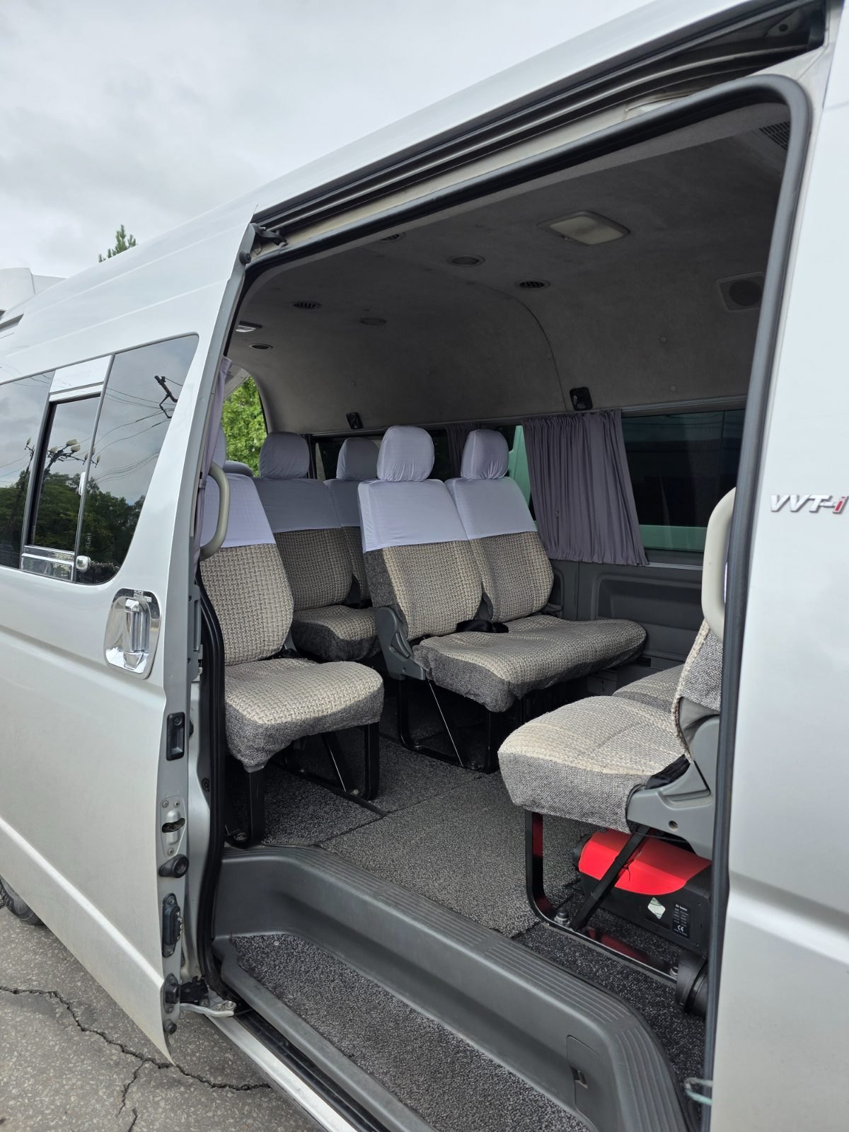 Toyota Hiace — фото 9