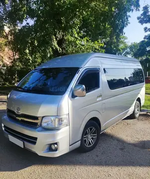 Toyota Hiace — фото 2