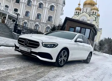 Mercedes-Benz E-Class — фото 1