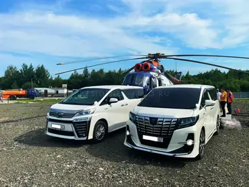 Toyota Alphard — фото 10
