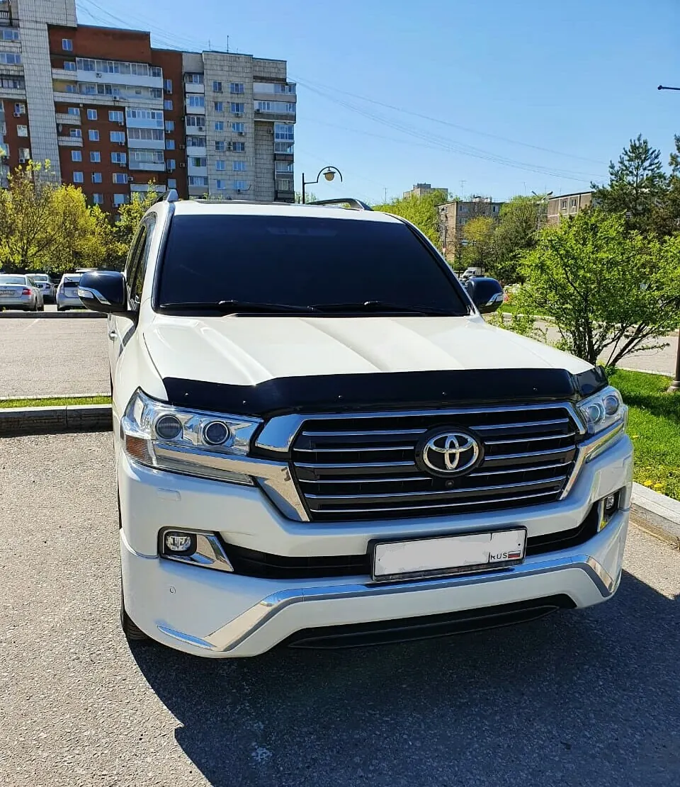 Toyota Land Cruiser 200 — фото 1