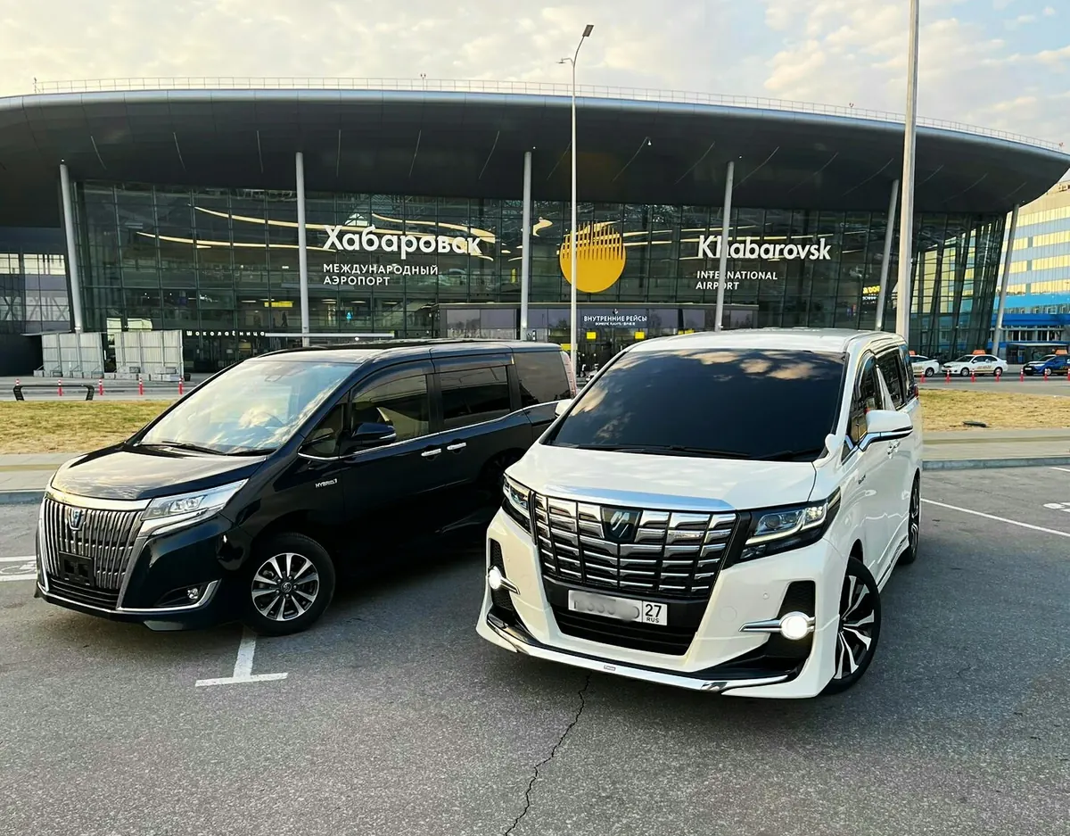 Toyota Alphard — фото 16