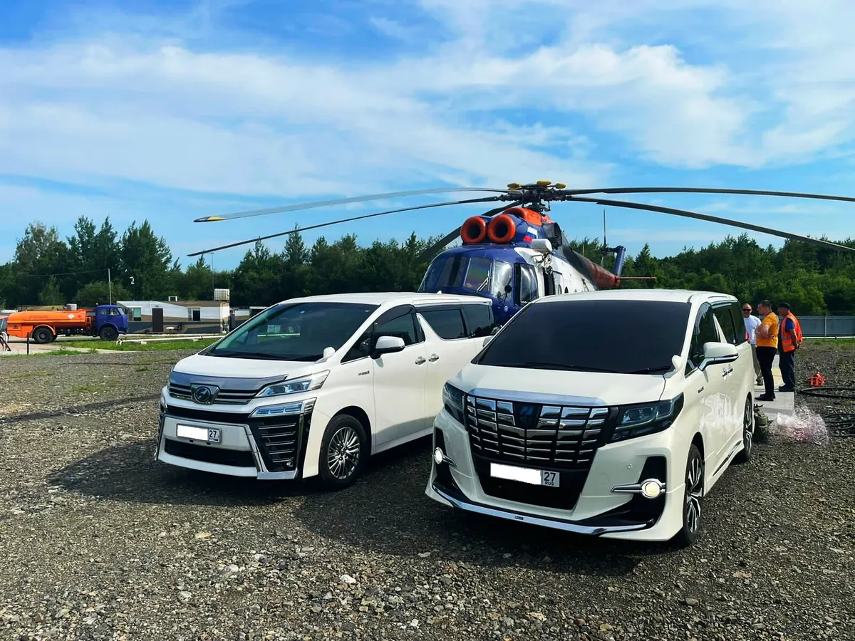 Toyota Alphard — фото 17