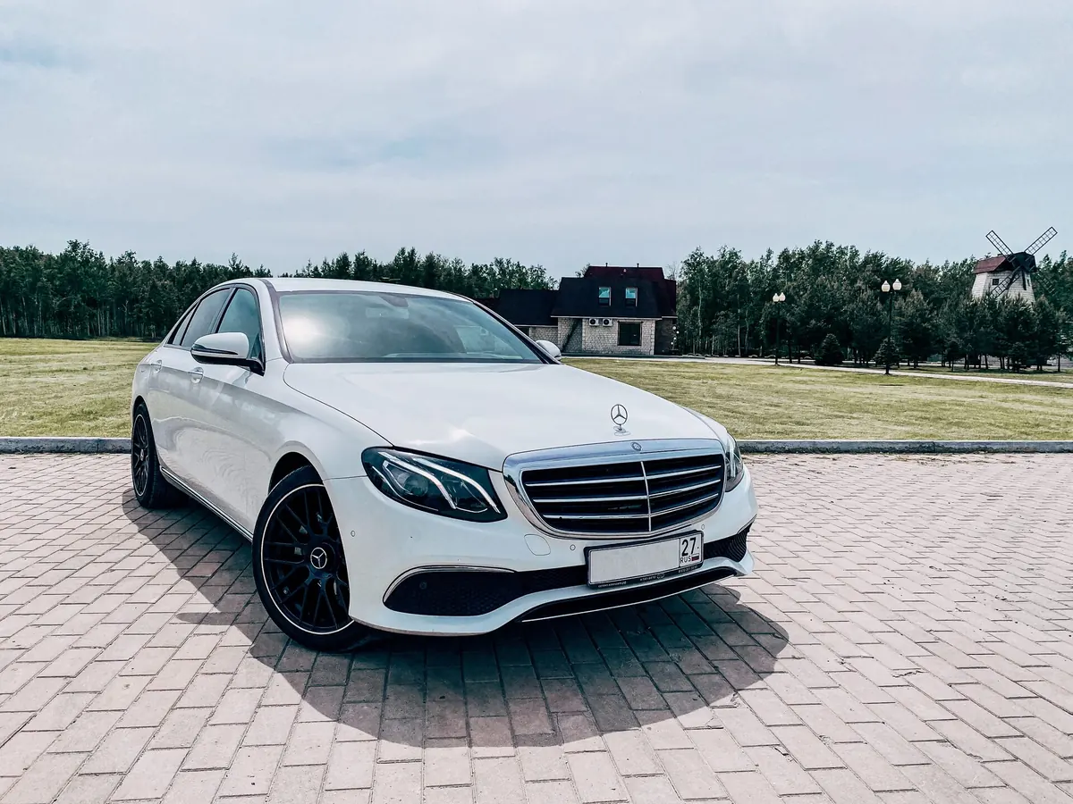 Mercedes-Benz E-Class — фото 7