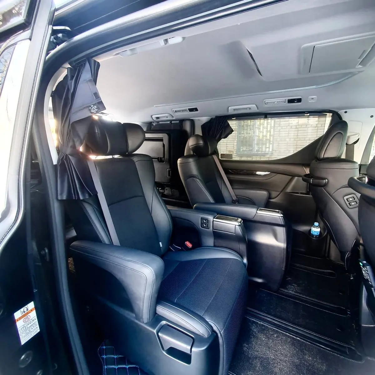 Toyota Alphard — фото 5