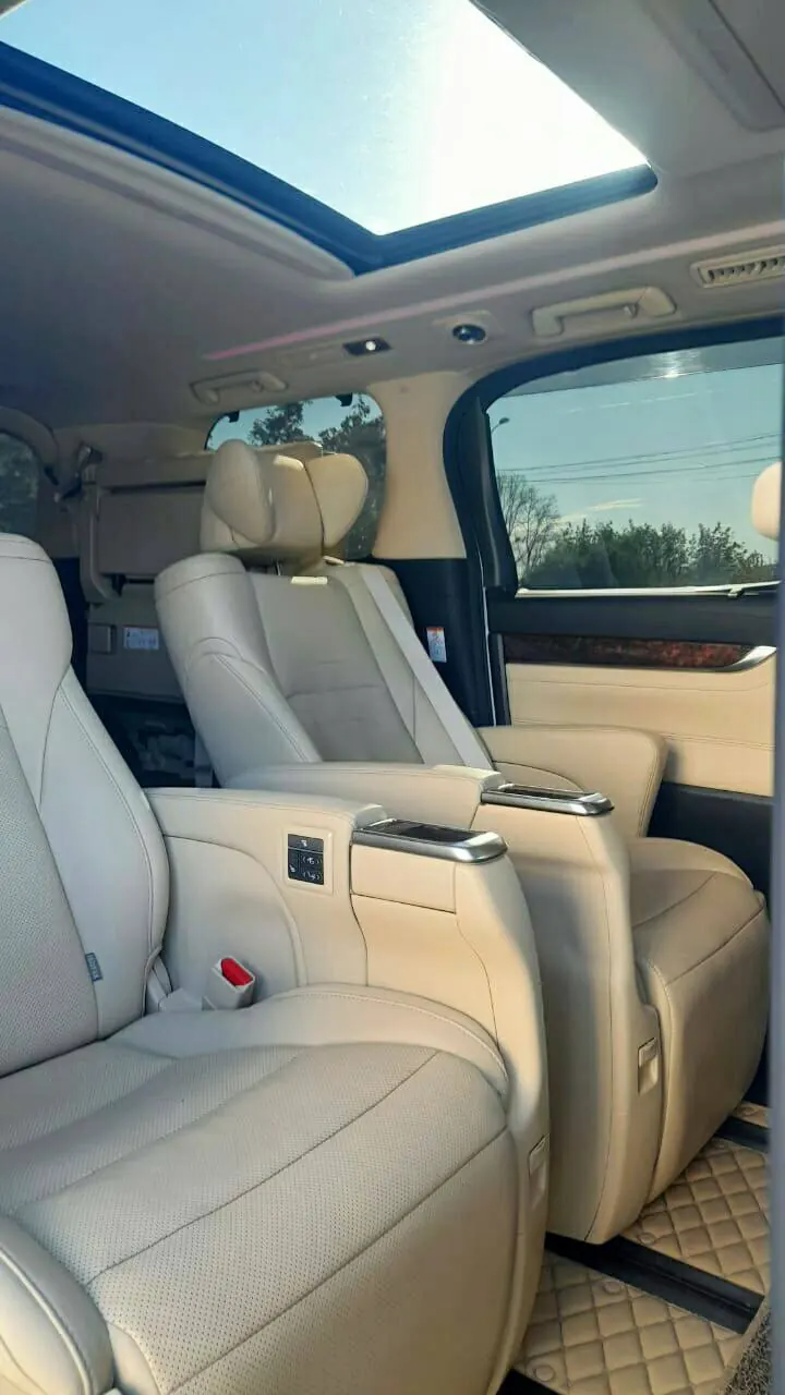 Toyota Alphard — фото 13